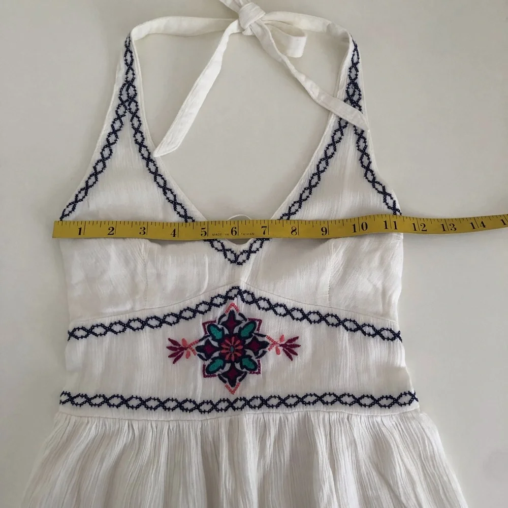 Hollister white embroidered halter dress sz XS